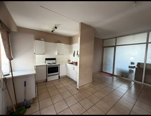 3 BEDROOM APARTMENT FOR SALE IN SUNNYSIDE